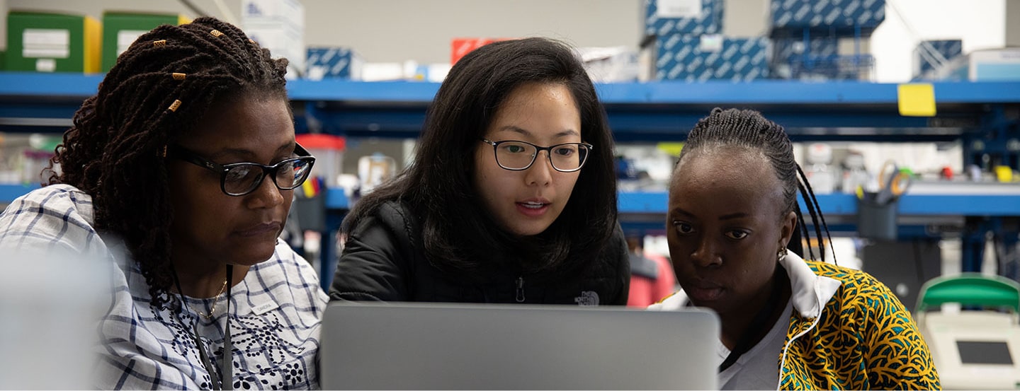 October 4, 2018 | Carly Cheung, scientist at the Chan Zuckerberg Biohub in San Francisco, shows Sandra Chipuka and Ernestine Dada Johnson, TechWomen's Emerging Leaders, tools used in the BSL-1 lab.